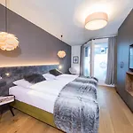 Two Timez - Boutique Hotel - With Ac