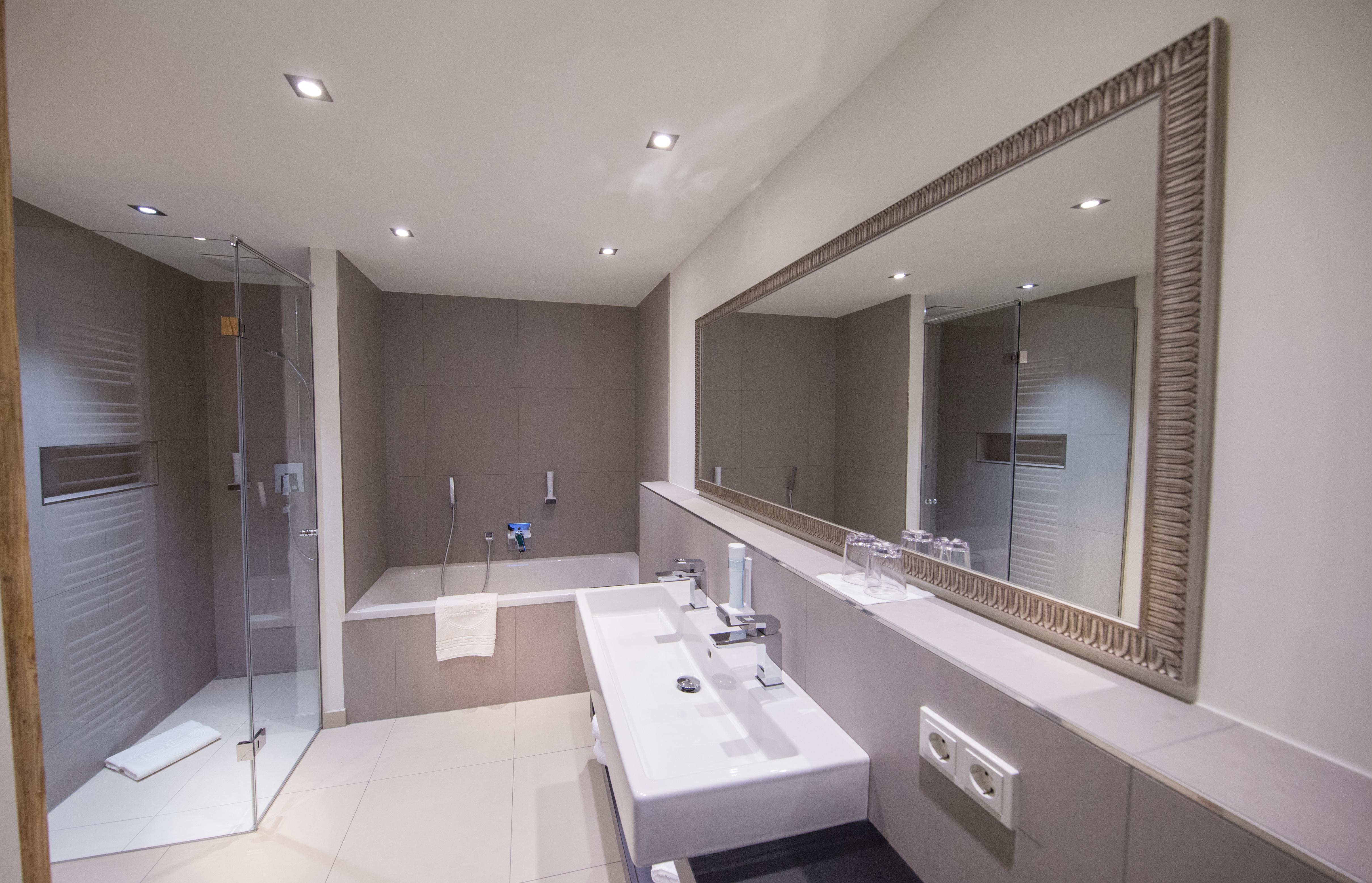 Two Timez - Boutique - With Ac Hotel