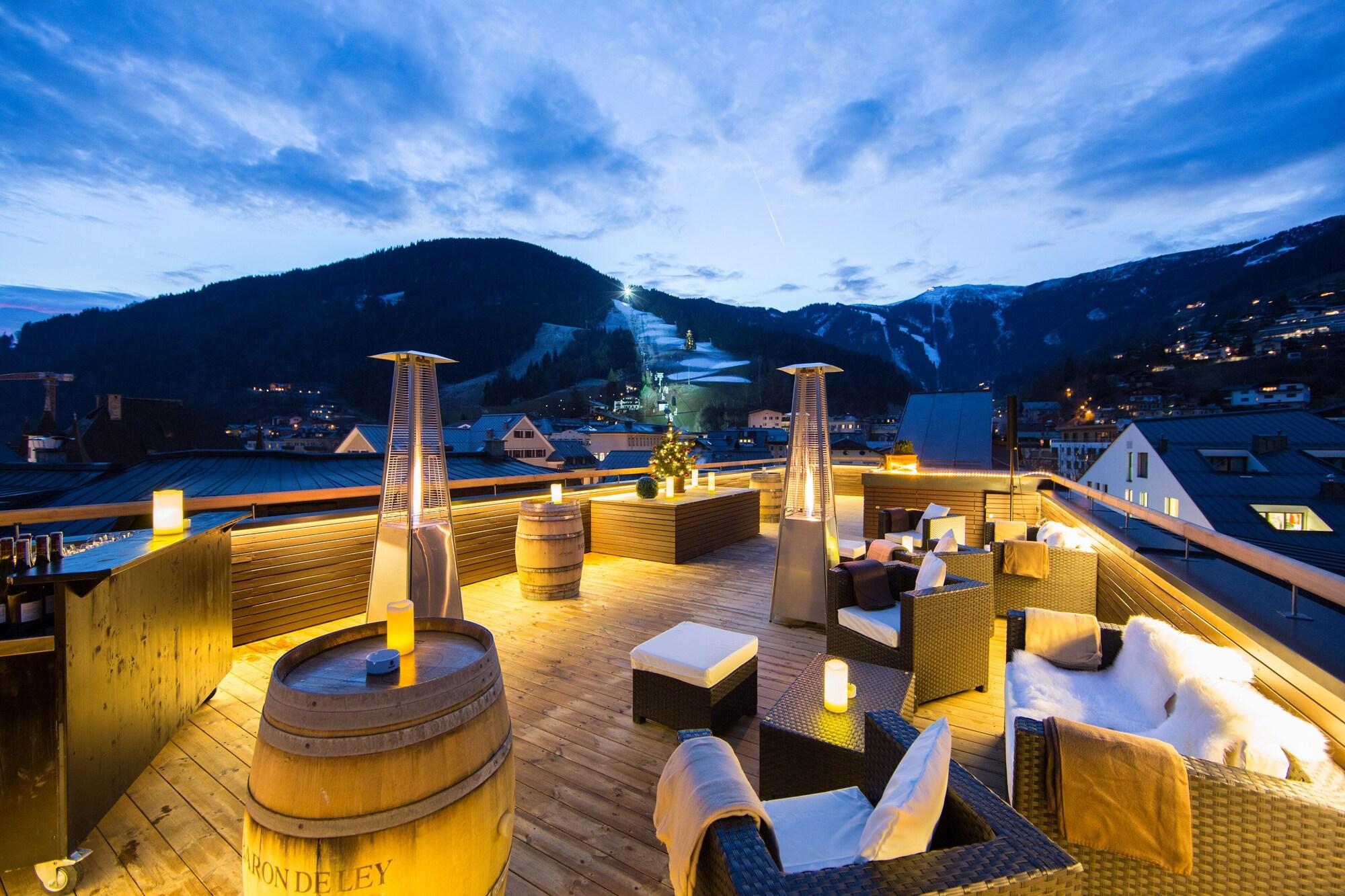 Hotel Two Timez - Boutique - With Ac