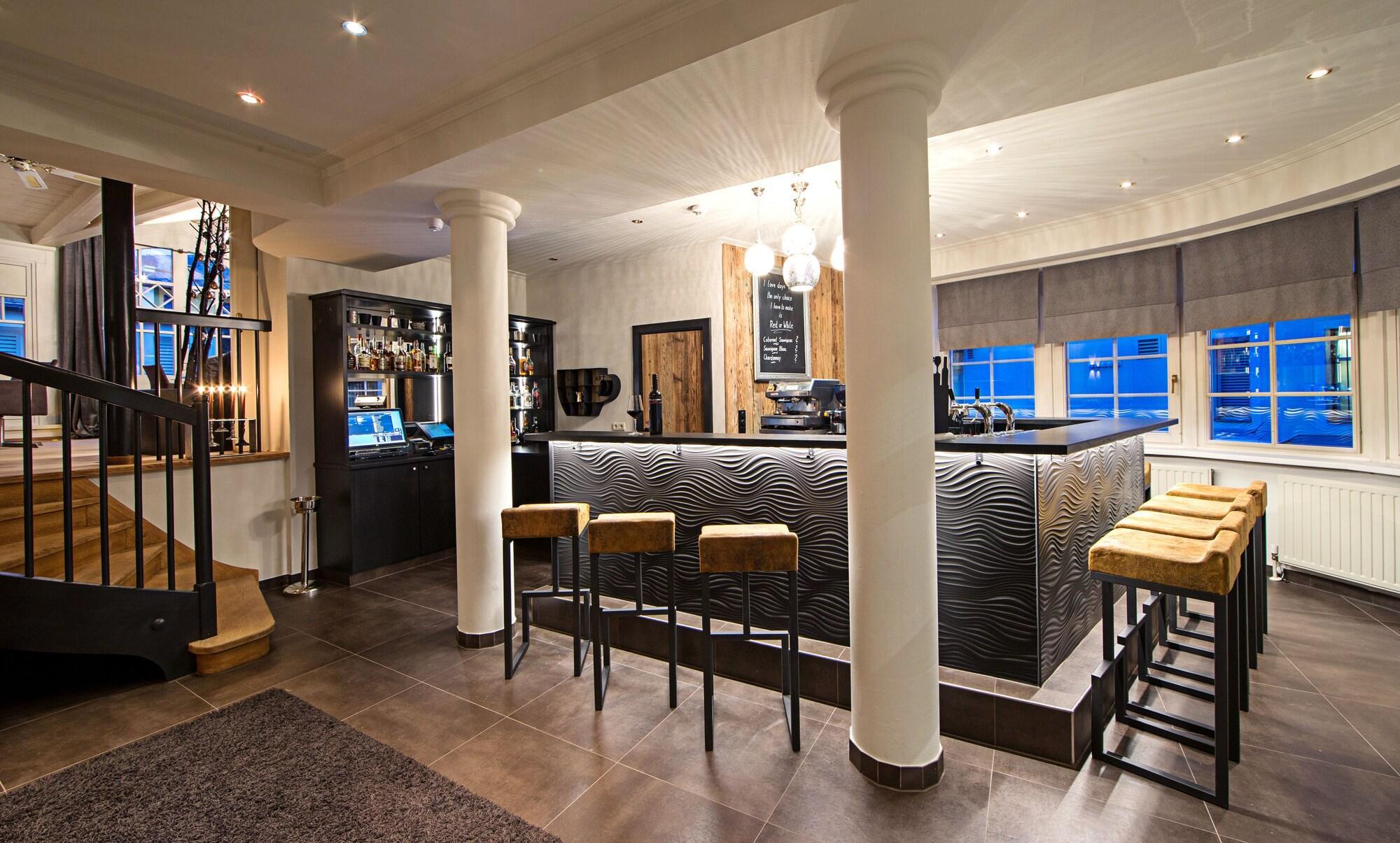 Two Timez - Boutique - With Ac Hotel
